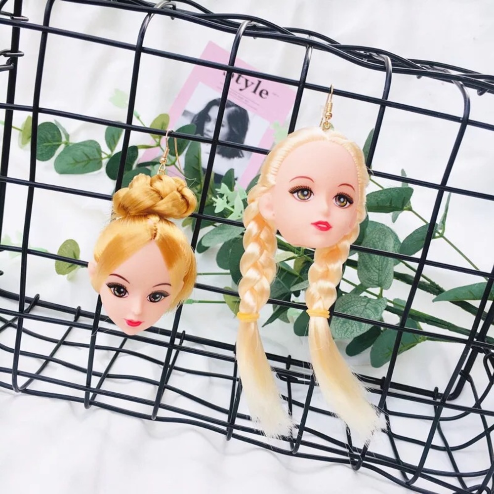 Doll Head Earrings - Picture 2 of 4